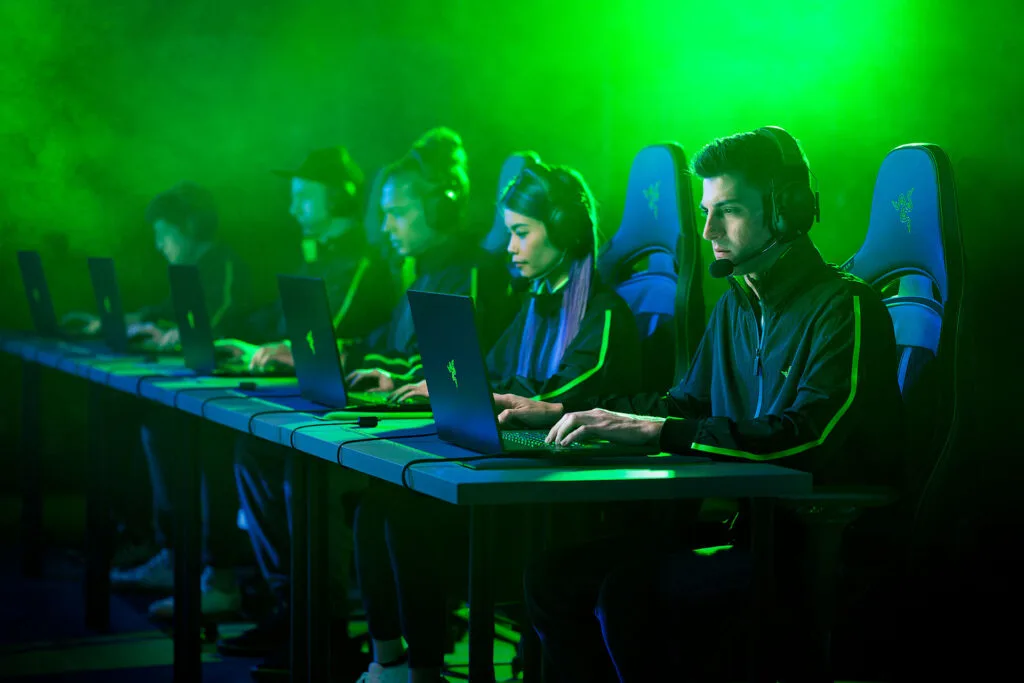 O laptop gamer competitivo