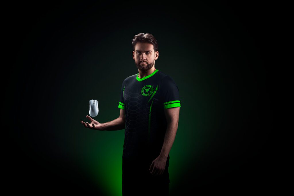 Niko - DeathAdder V4 Pro white